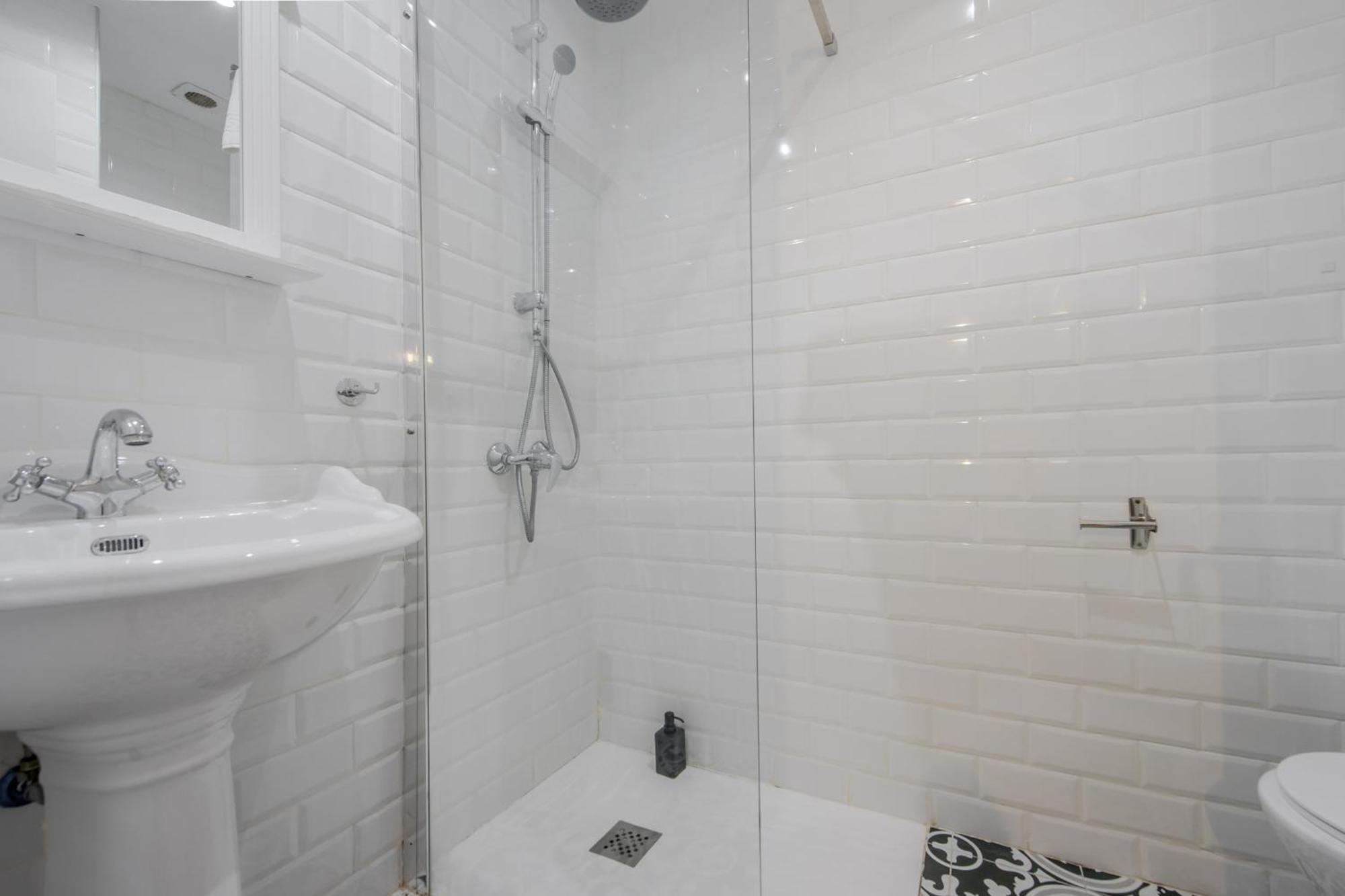 C-Cabeza Cool Apt Para 7 Al Lado De Tirso De Molina E1 Madrid Exteriör bild