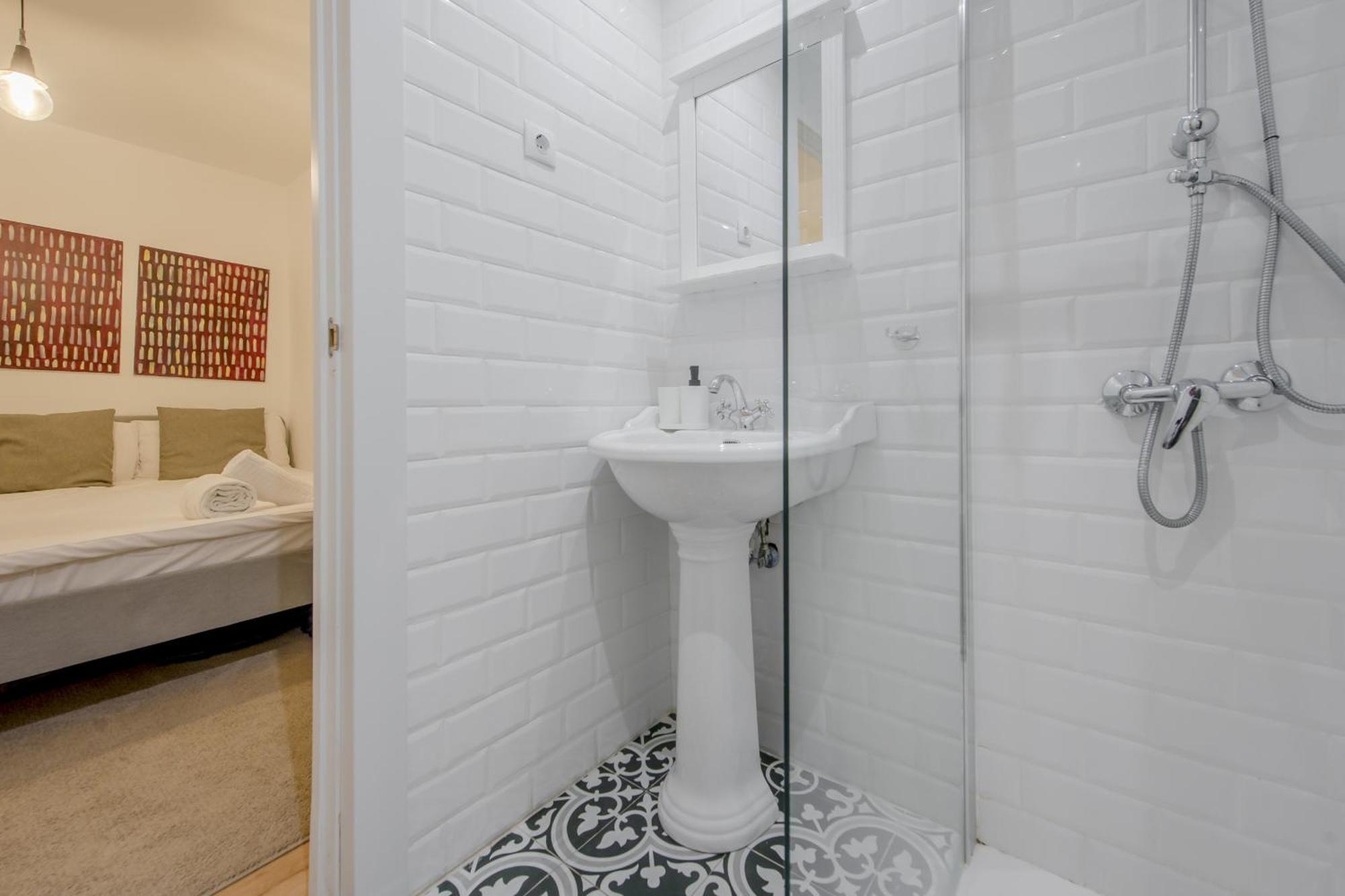 C-Cabeza Cool Apt Para 7 Al Lado De Tirso De Molina E1 Madrid Exteriör bild