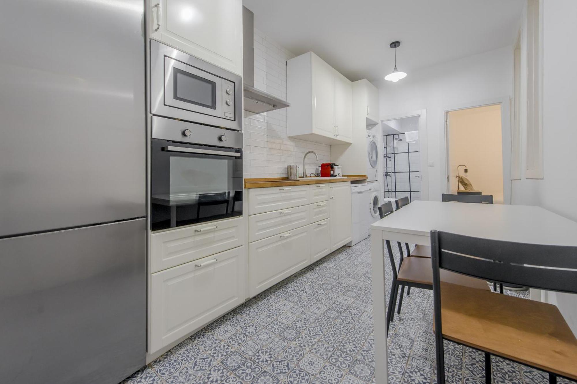 C-Cabeza Cool Apt Para 7 Al Lado De Tirso De Molina E1 Madrid Exteriör bild